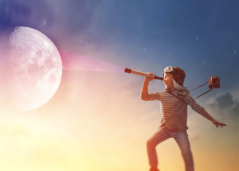 Почему стоит купить ребенку зрительную трубу?