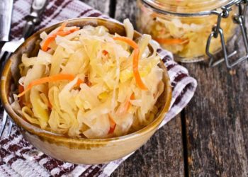 Квашеная капуста: как выбрать кочан, рецепт квашеной капусты в банке