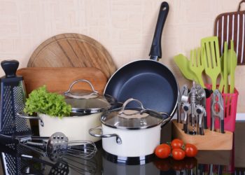 Как выбрать безопасную посуду: секреты, которая знает не каждая хозяйка