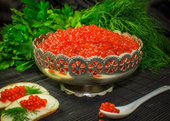 Красная икра – полезная, вкусная и красивая закуска  