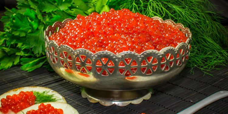 Красная икра – полезная, вкусная и красивая закуска  