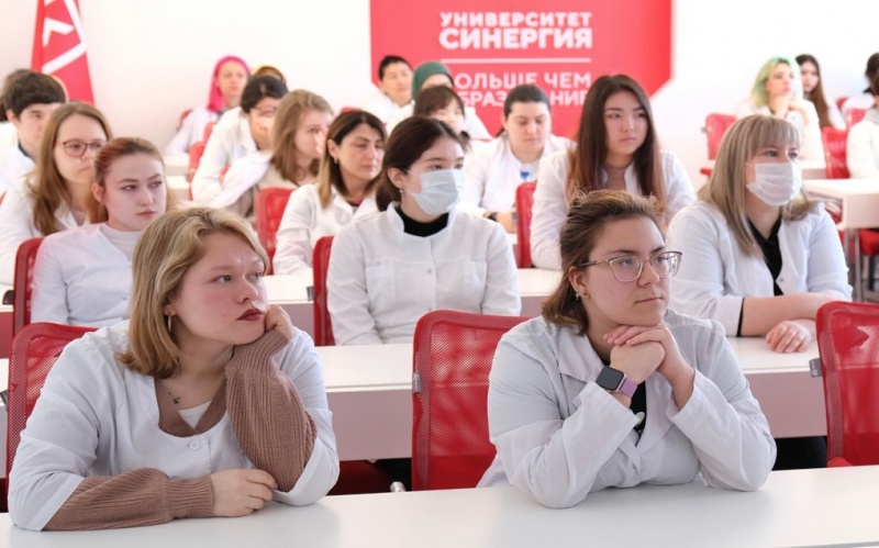 «Каждый выпускник — лицо директора, я люблю улыбаться
