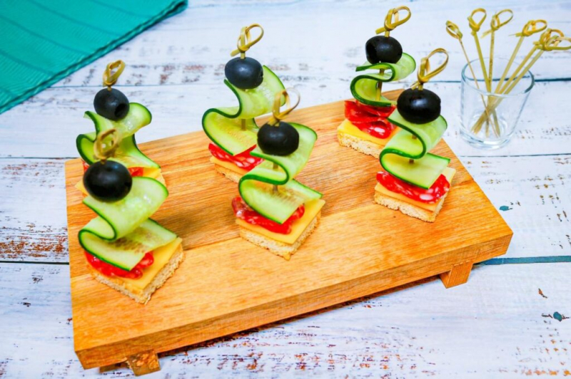Вкусные рецепты салатов к праздничному столу