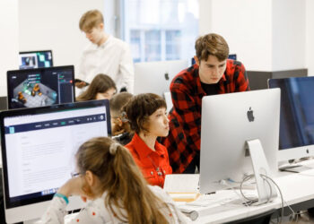 Прогресс без границ: преподаватель факультета ИТ — о международной конференции цифрового развития