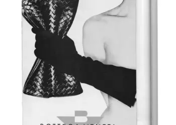Bottega Veneta отмечают 50 лет Intrecciato — культового плетения, ставшего визитной карточкой бренда
