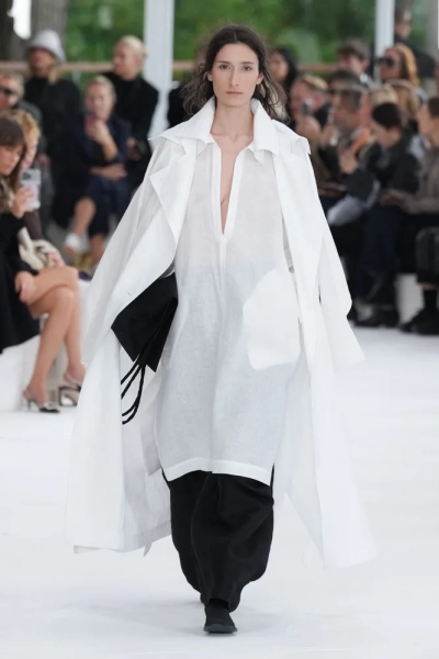 Issey Miyake весна-лето 2025