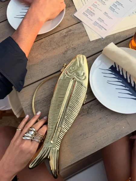 Sardine Girl Summer: как консервированная рыба стала главным фэшн-фетишем сезона
