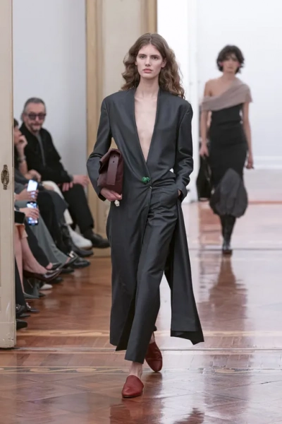 Alberta Ferretti осень-зима 2025/2026