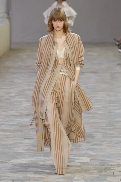 Alberta Ferretti весна-лето 2025