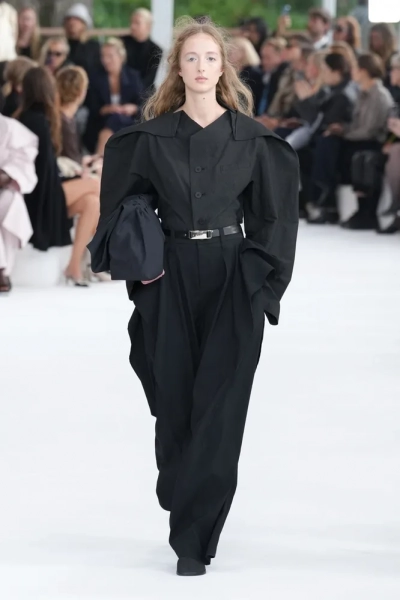 Issey Miyake весна-лето 2025