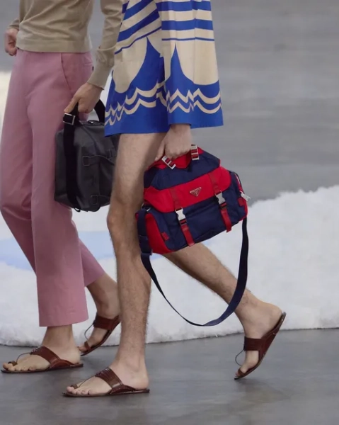 Сандалии Колхапури на шоу Prada