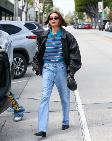 Хейли Бибер в джинсах Levi's 501