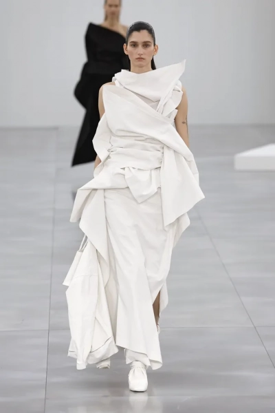 Issey Miyake осень-зима 2025/26