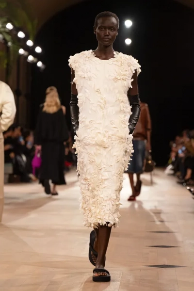 Balenciaga весна-лето 2026