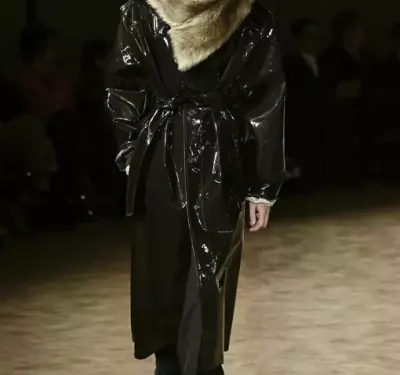 5 приемов с мужского показа Saint Laurent, которые будут отлично выглядеть и в женском гардеробе