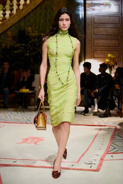 Versace весна-лето 2026