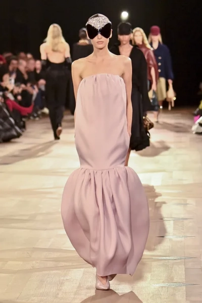 Balenciaga весна-лето 2026