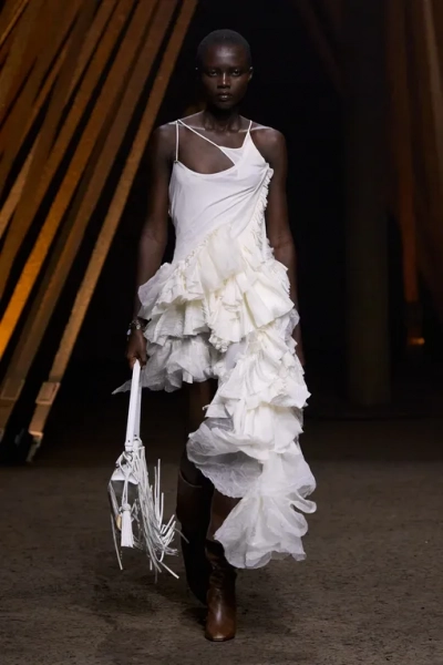 McQueen весна-лето 2026