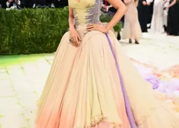 Дополнительные руки и античность: 6 главных трендов с красной дорожки Met Gala 2026