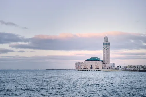 Море впечатлений и никаких виз: почему этим летом вам стоит отправиться в Касабланку