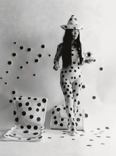 Яеи Кусама, перформанс ‭‭«Самоуничтожение точками», 1968 год