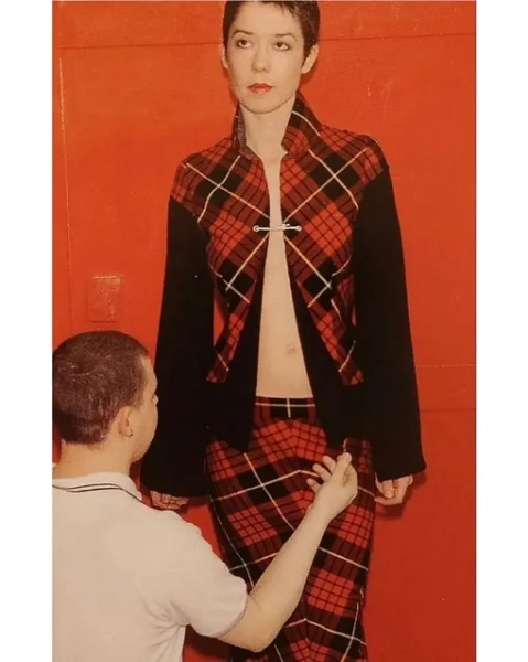 Ли Маккуин и Кэти Ингланд, 1995 год
