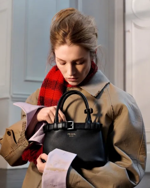 Хотите рубашку как с показа Prada? Мы нашли аналог у российского доступного бренда