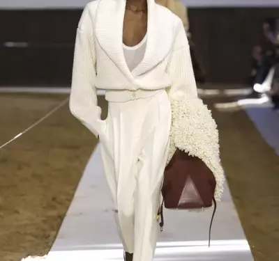 Как носить самые модные брюки осени-26? 5 идей с показа Stella McCartney