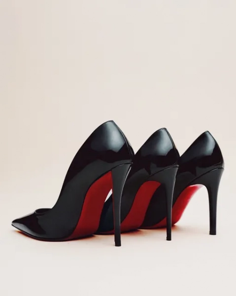 Ренессанс красной подошвы: почему все снова хотят носить Christian Louboutin