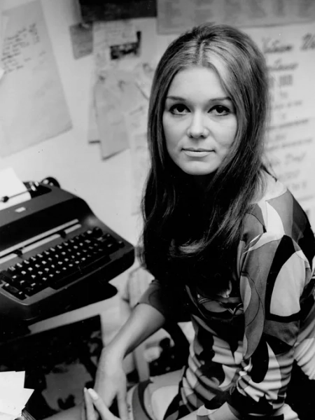 В платье Emilio Pucci, 1967 год