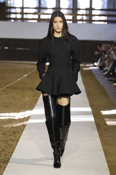 Stella McCartney oсень-зима 2026/27