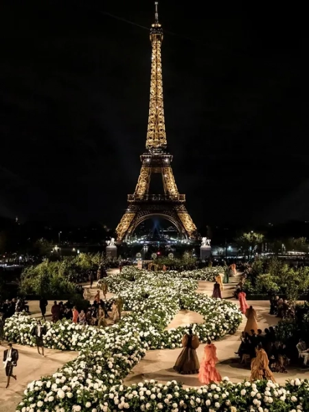 Saint Laurent весна-лето 2026