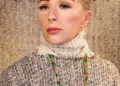 От Comme des Garçons до Chanel: кто такая Синди Шерман и как ее искусство меняет моду